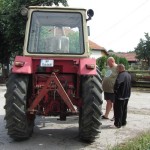 Оглед на трактор по инициатива „Закупуване на колесен трактор“ в с. Борован - 16.06.2015 г.